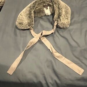 Imoga Gray Faux Fur Collar with Ties